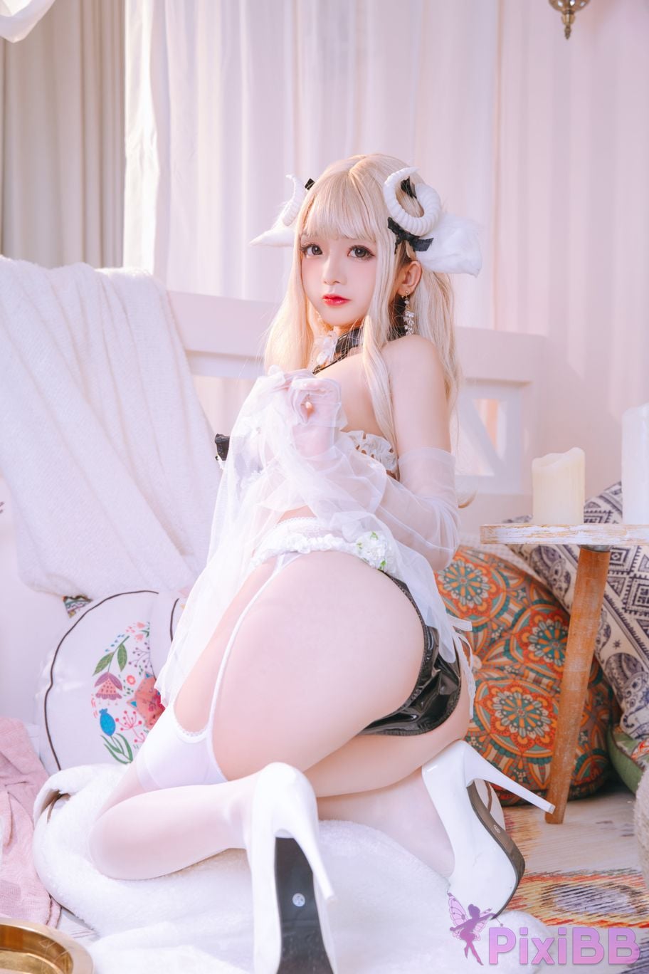 Coser Ri nai jiao PixiBB.COM 002