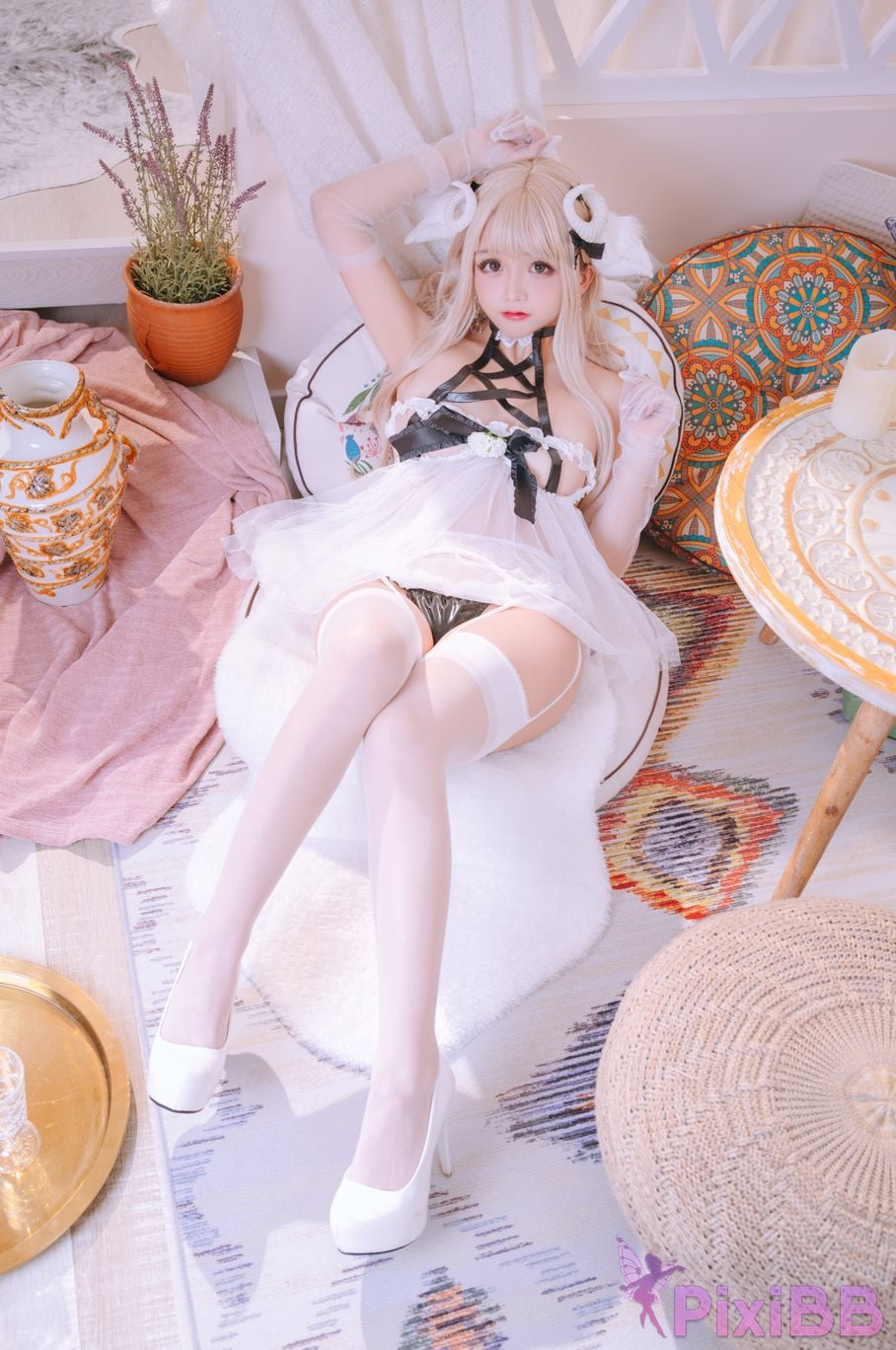 Coser Ri nai jiao PixiBB.COM 003