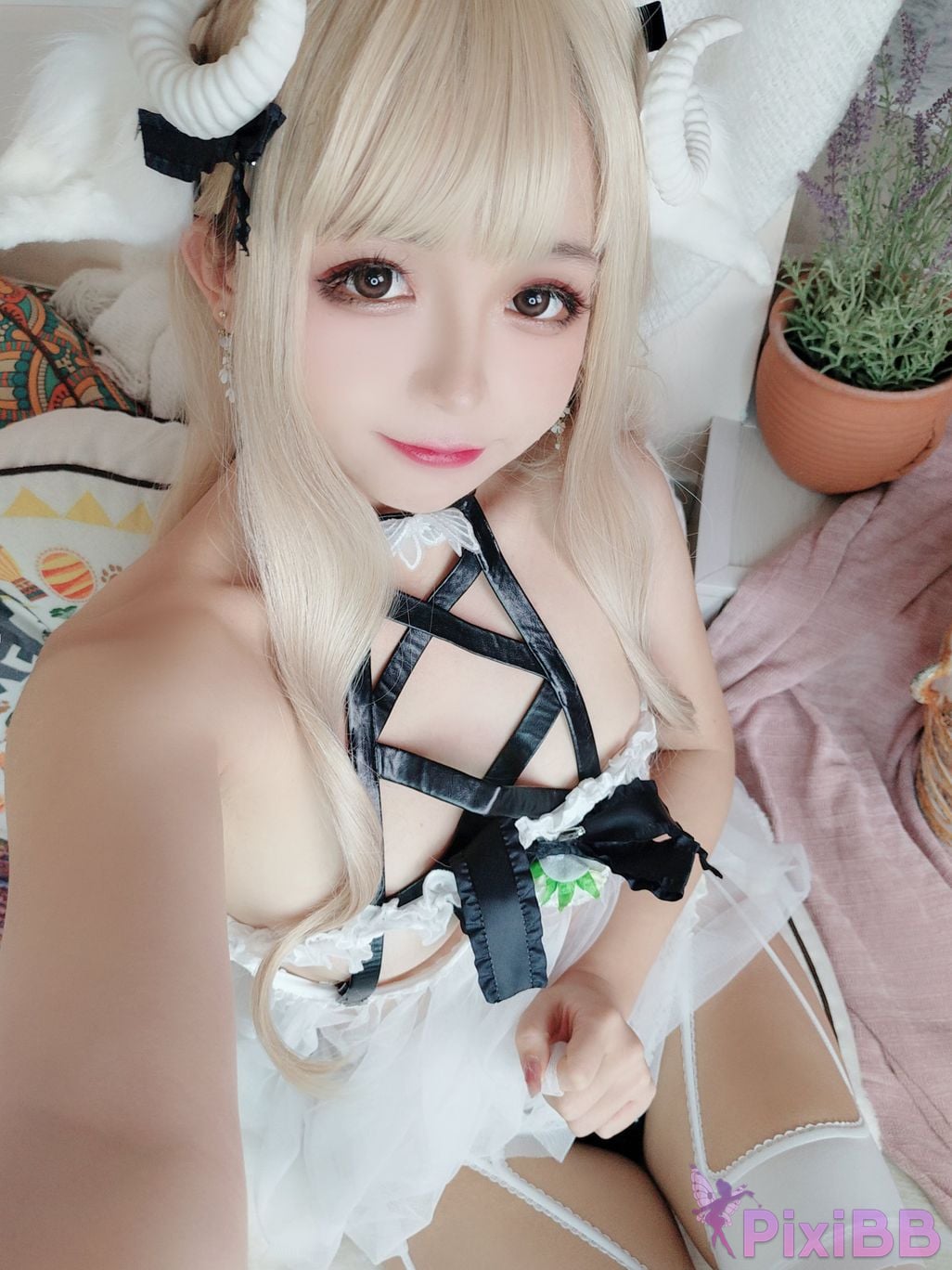 Coser Ri nai jiao PixiBB.COM 066