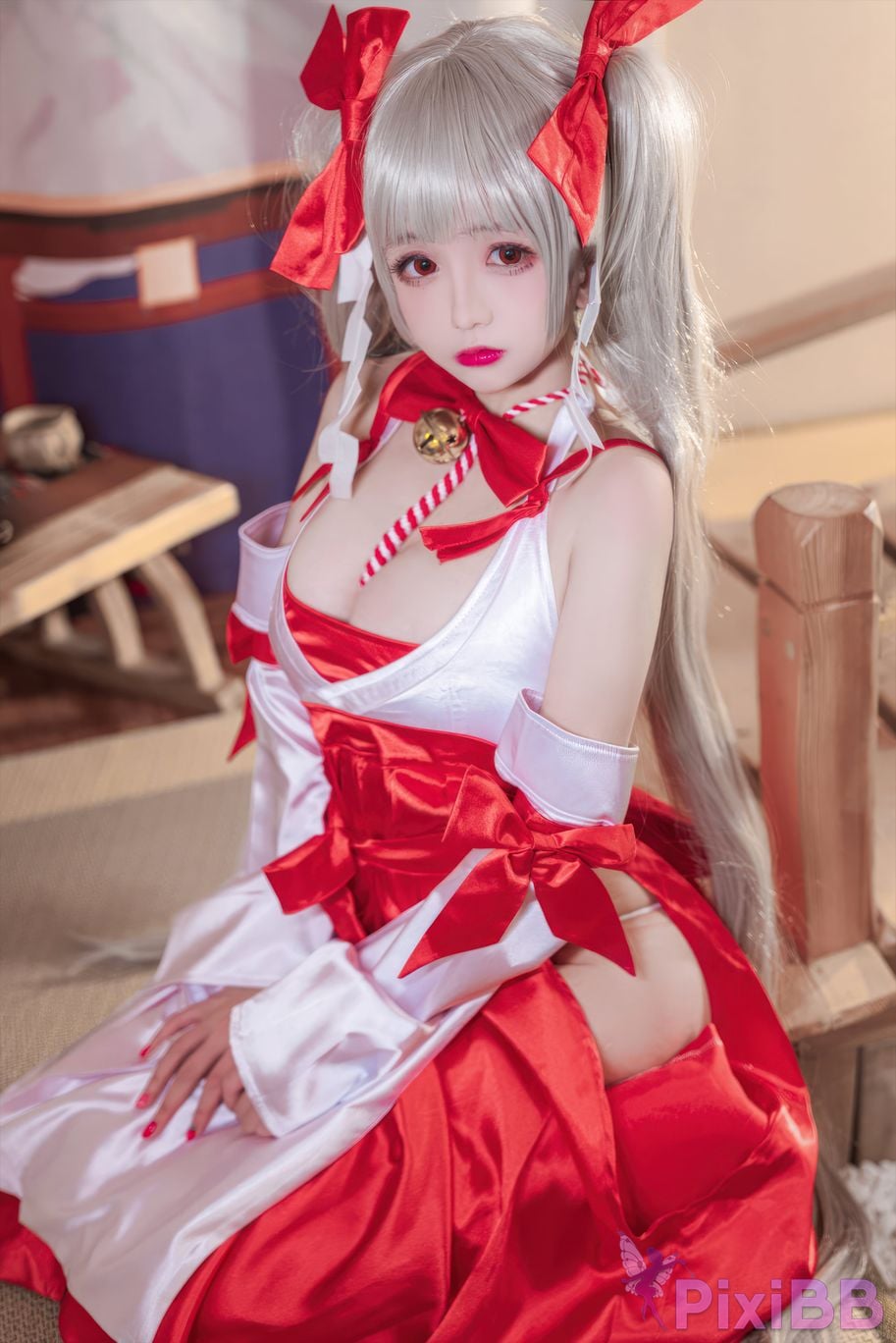 Coser Ri nai jiao PixiBB.COM 001