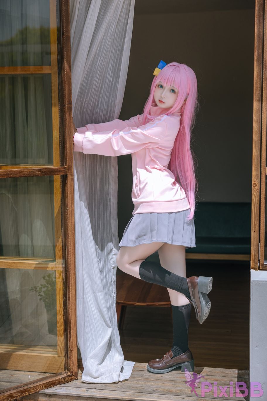 Coser Ri nai jiao PixiBB.COM 001