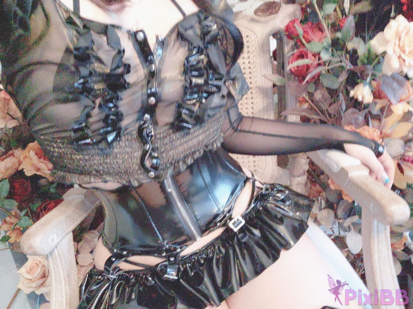 Coser Ri nai jiao PixiBB.COM 004