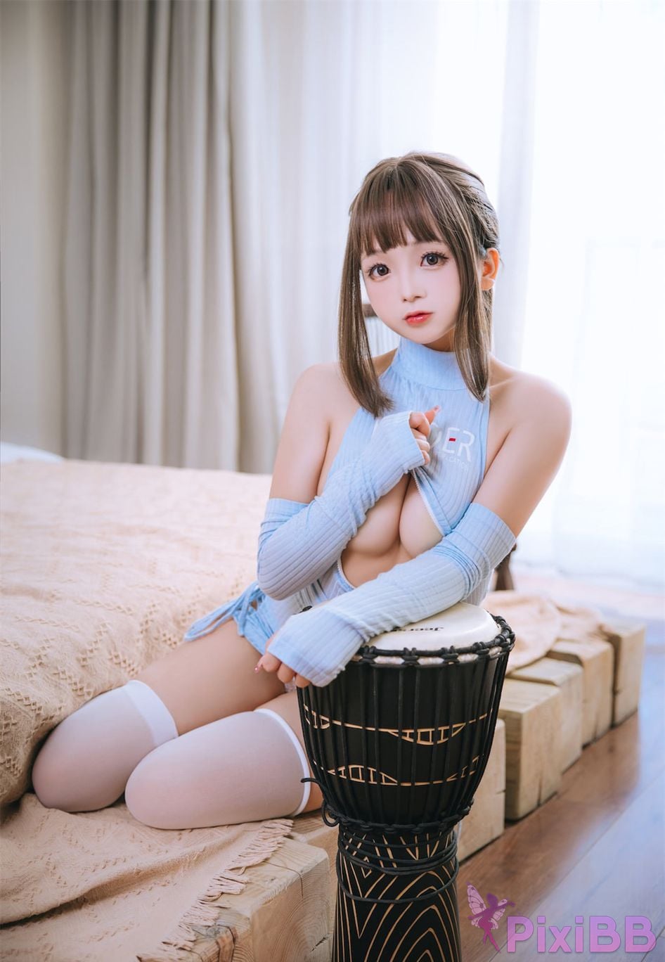 Coser Ri nai jiao PixiBB.COM 001