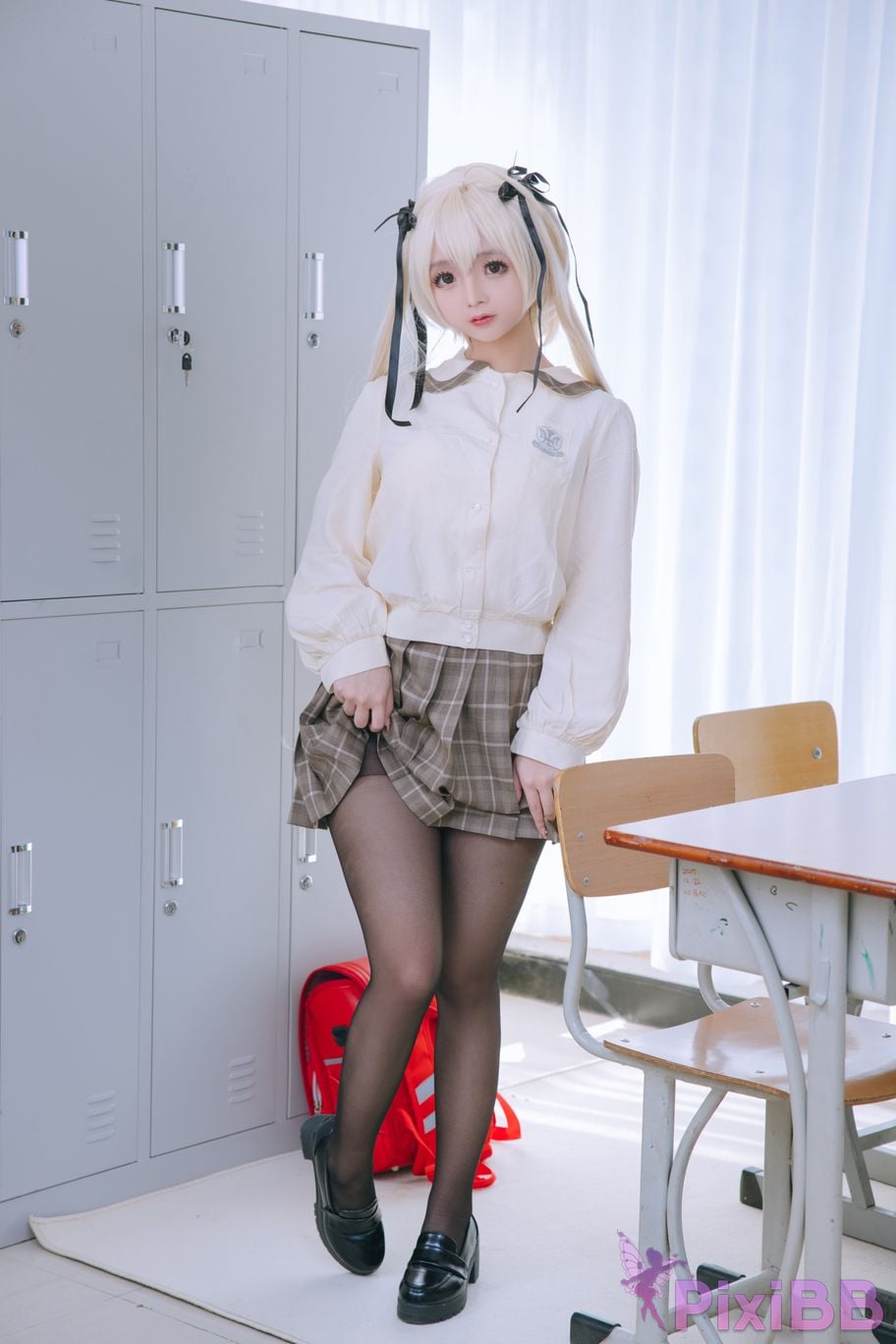 Coser Ri nai jiao PixiBB.COM 001