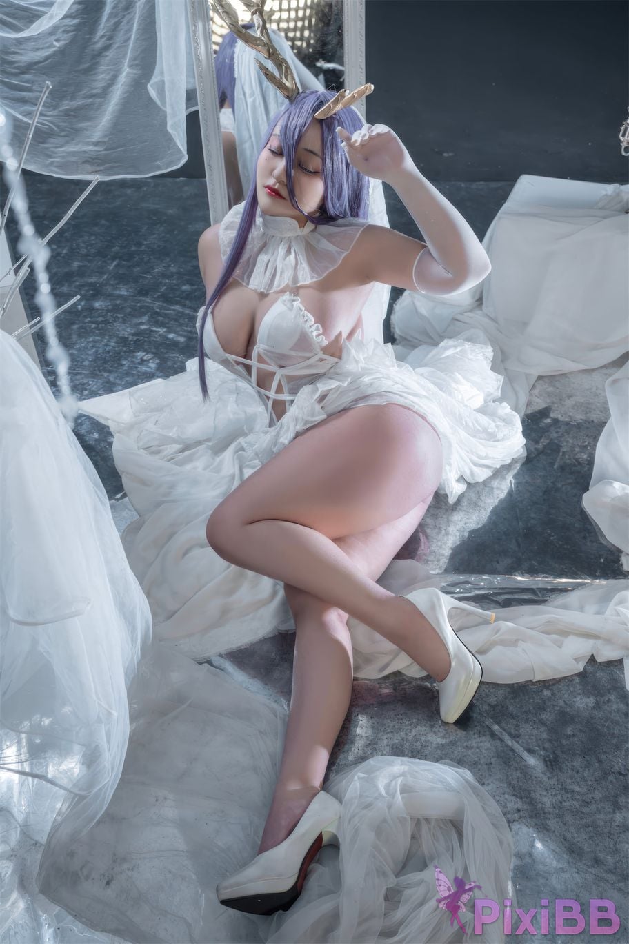 Cosplayer Luo Li LoLiSAMA azur lane Golden Deer PixiBB.COM 034