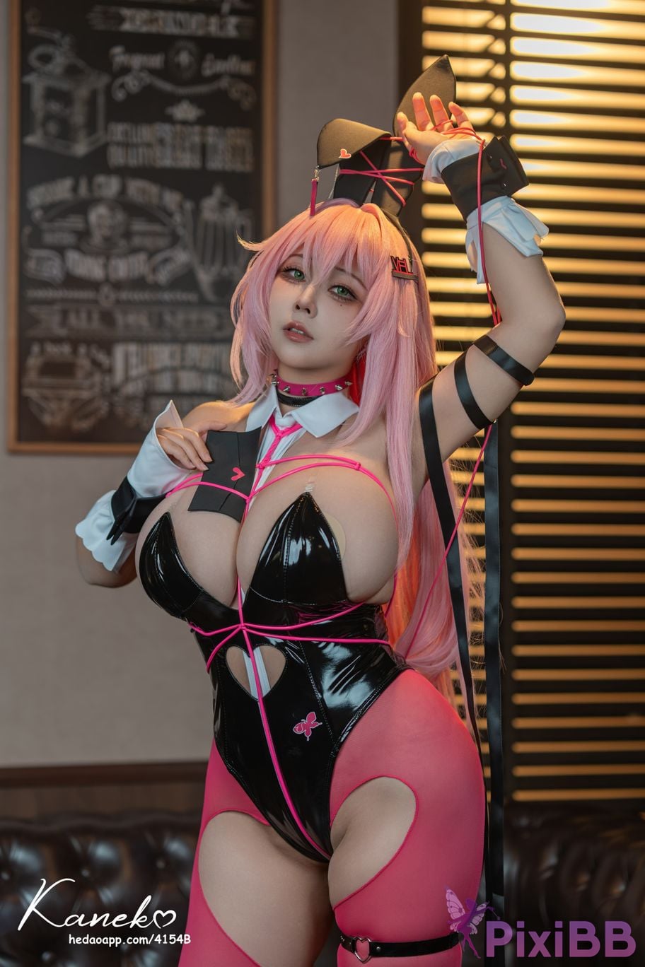 Cosplayer KANEKO Ka meow Nikke Velvet PixiBB.COM 001