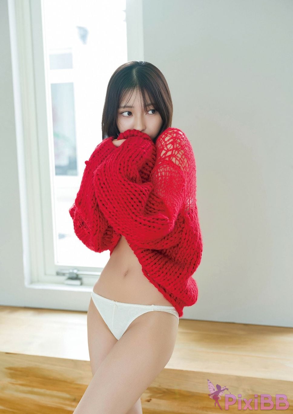 Japanese Idol TOOMI Jumi Squeezing from behind DOLCE digital photo book PixiBB.COM 020