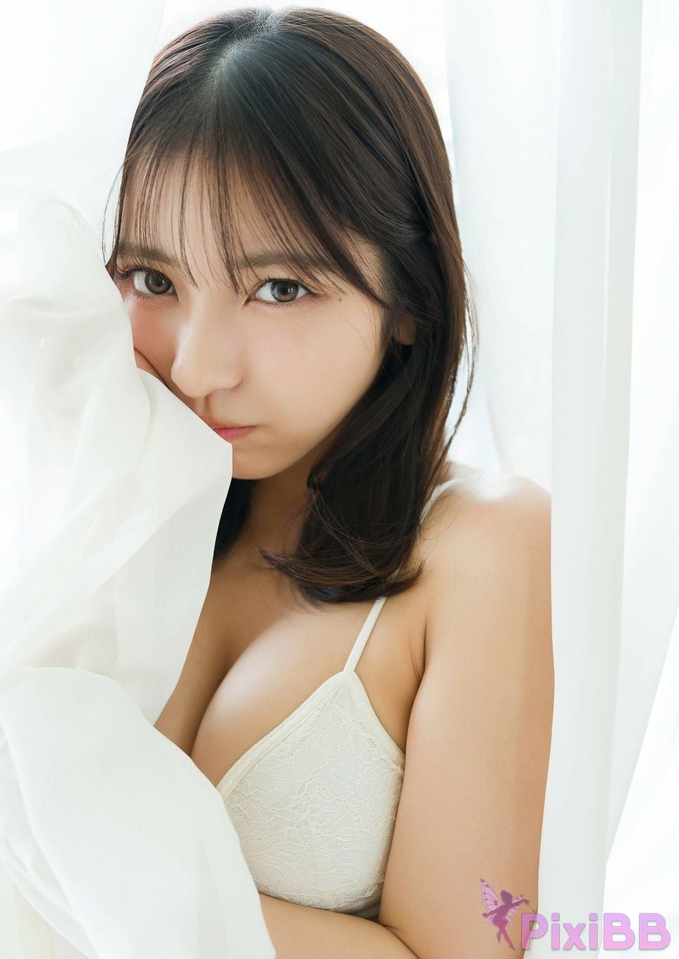 Japanese Idol TOOMI Jumi Squeezing from behind DOLCE digital photo book PixiBB.COM 030
