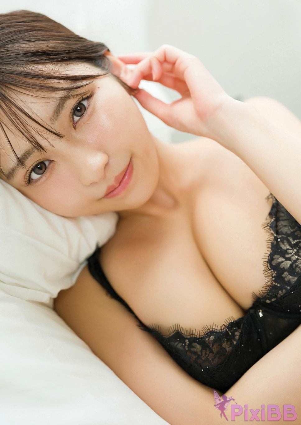 Japanese Idol TOOMI Jumi Squeezing from behind DOLCE digital photo book PixiBB.COM 066