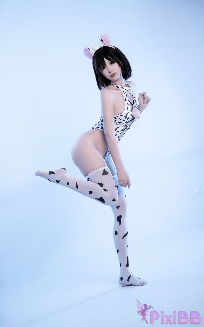 Cosplayer Bangni Bonnie Cow sister PixiBB.COM 005