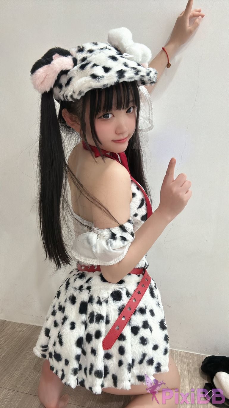 Cosplayer Eiri Kanzawa spotted puppy PixiBB.COM 004