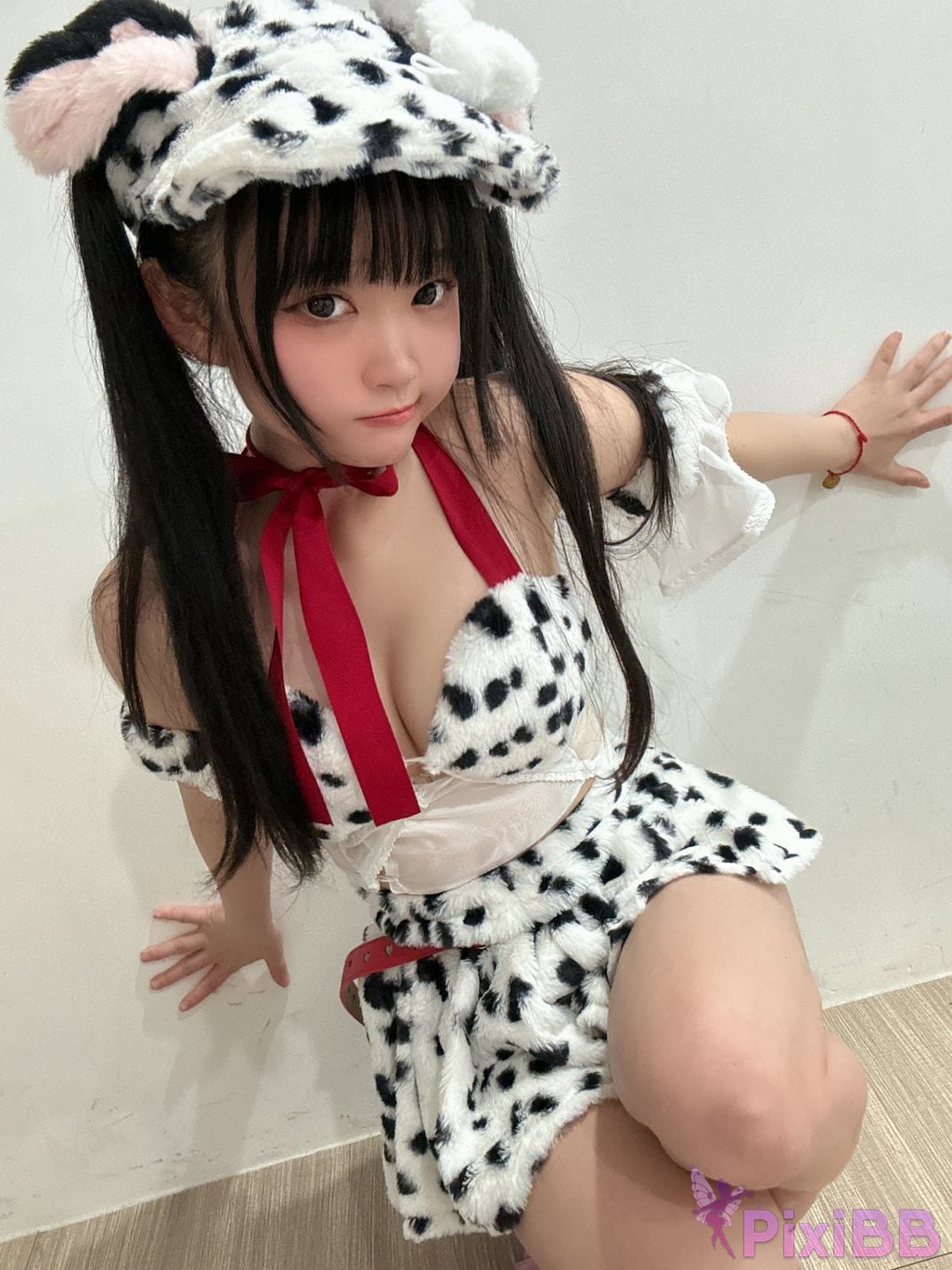 Cosplayer Eiri Kanzawa spotted puppy PixiBB.COM 061