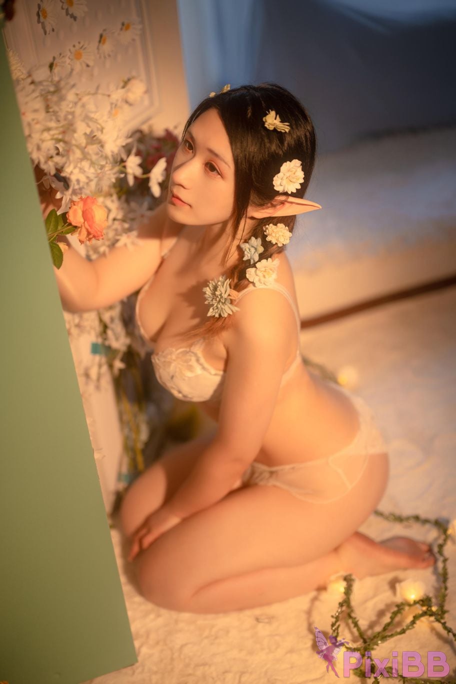 Cosplayer Zaya autumn flowers PixiBB.COM 005