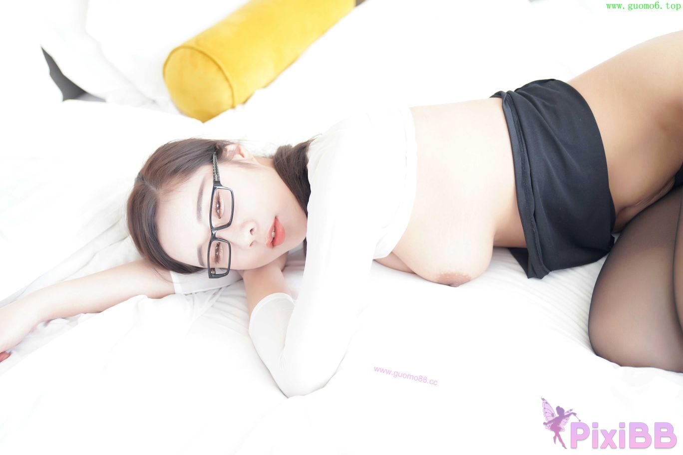 Private Photoshoot D Nai Yiyi The best black stockings OL Royal sister Full scale private shooting PixiBB.COM 370
