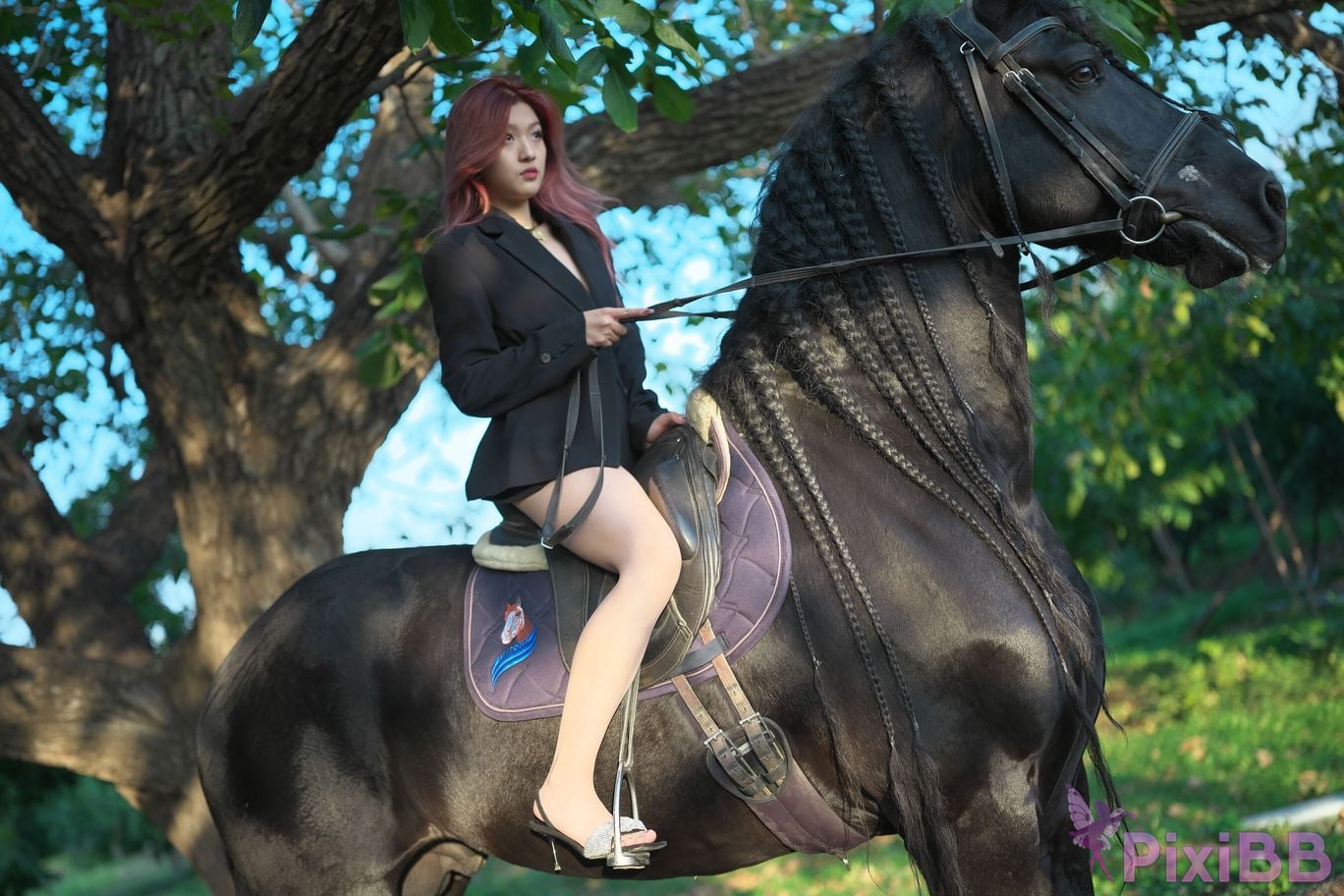Private Photoshoot Jiang Yunya Innocent long legged model Full scale private photos of human body leaked at outdoor racecourse PixiBB.COM 175.PNG
