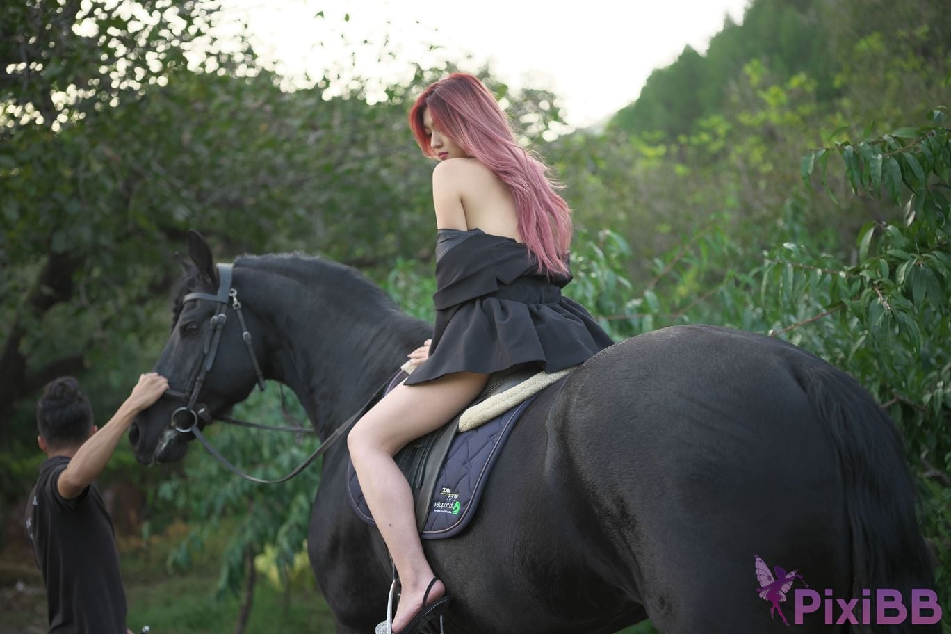 Private Photoshoot Jiang Yunya Innocent long legged model Full scale private photos of human body leaked at outdoor racecourse PixiBB.COM 185.PNG