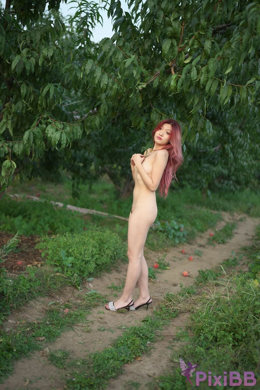 Private Photoshoot Jiang Yunya Innocent long legged model Full scale private photos of human body leaked at outdoor racecourse PixiBB.COM 282.PNG