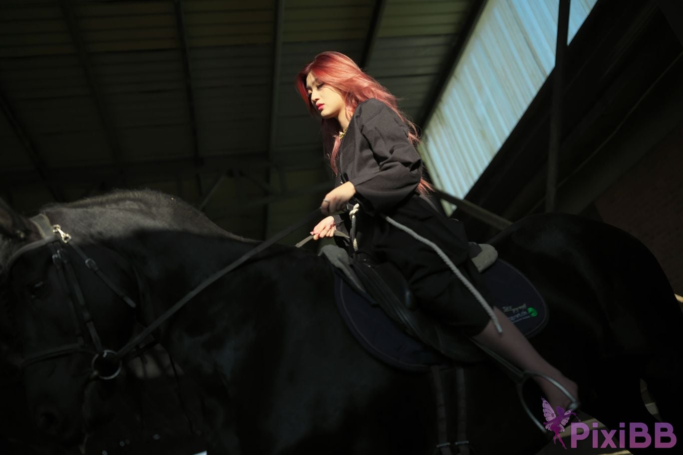 Private Photoshoot Jiang Yunya Innocent long legged model Full scale private photos of human body leaked at outdoor racecourse PixiBB.COM 352