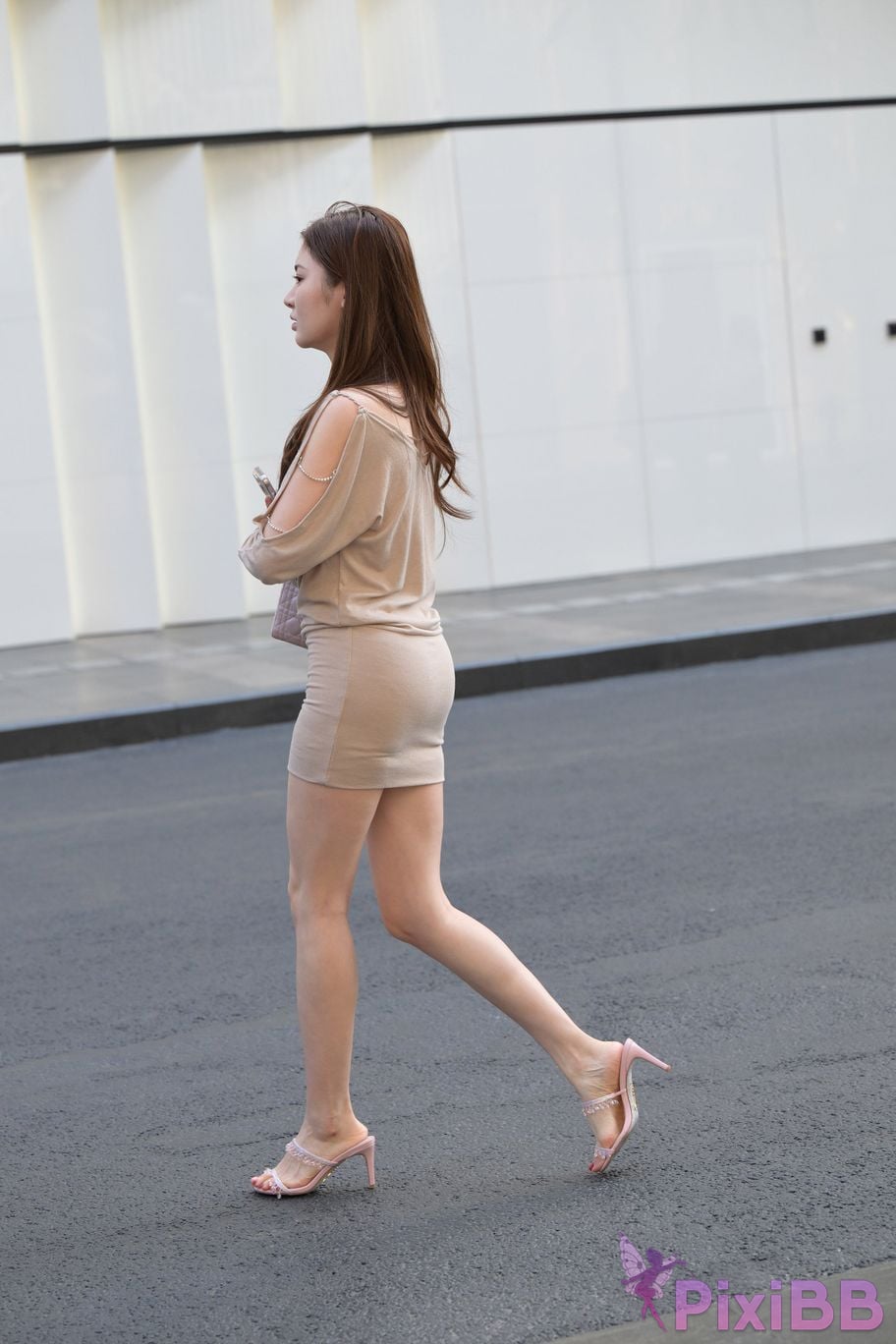 Featured Street Photography Works No.5506 Gentle and elegant coffee colored hip skirt PixiBB.COM 033