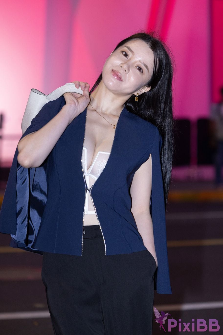 Featured Street Photography Works No.5505 Charming intellectual breasts PixiBB.COM 064