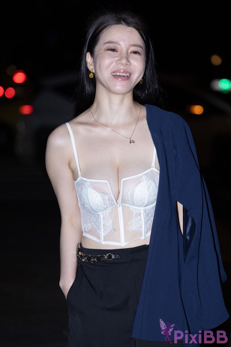 Featured Street Photography Works No.5505 Charming intellectual breasts PixiBB.COM 224
