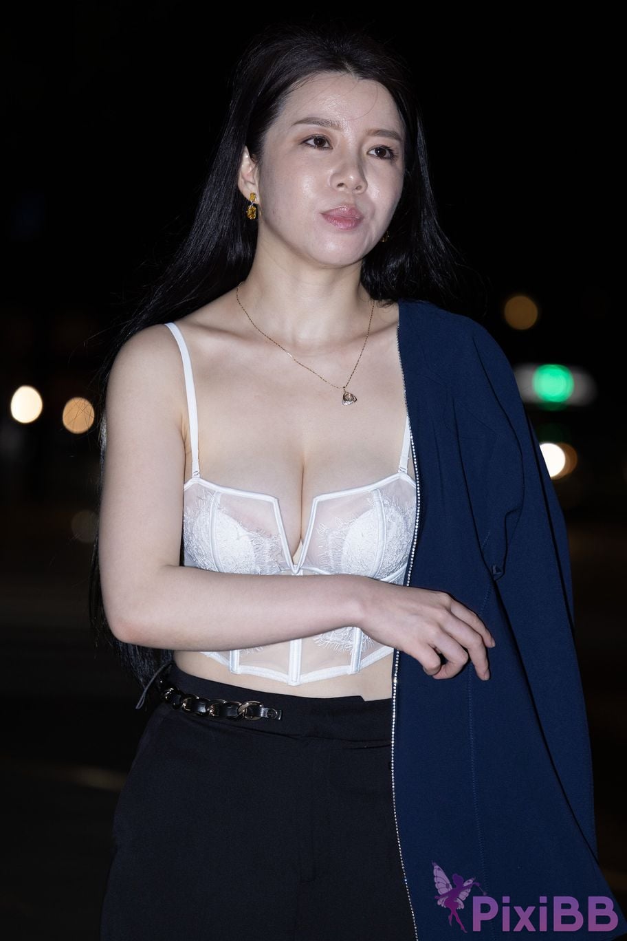 Featured Street Photography Works No.5505 Charming intellectual breasts PixiBB.COM 237