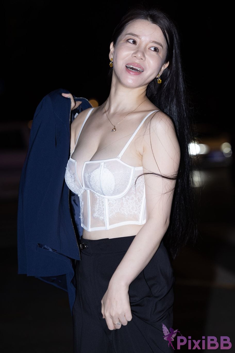 Featured Street Photography Works No.5505 Charming intellectual breasts PixiBB.COM 280