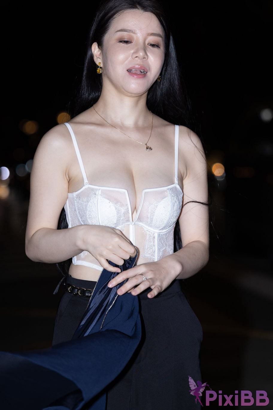 Featured Street Photography Works No.5505 Charming intellectual breasts PixiBB.COM 284