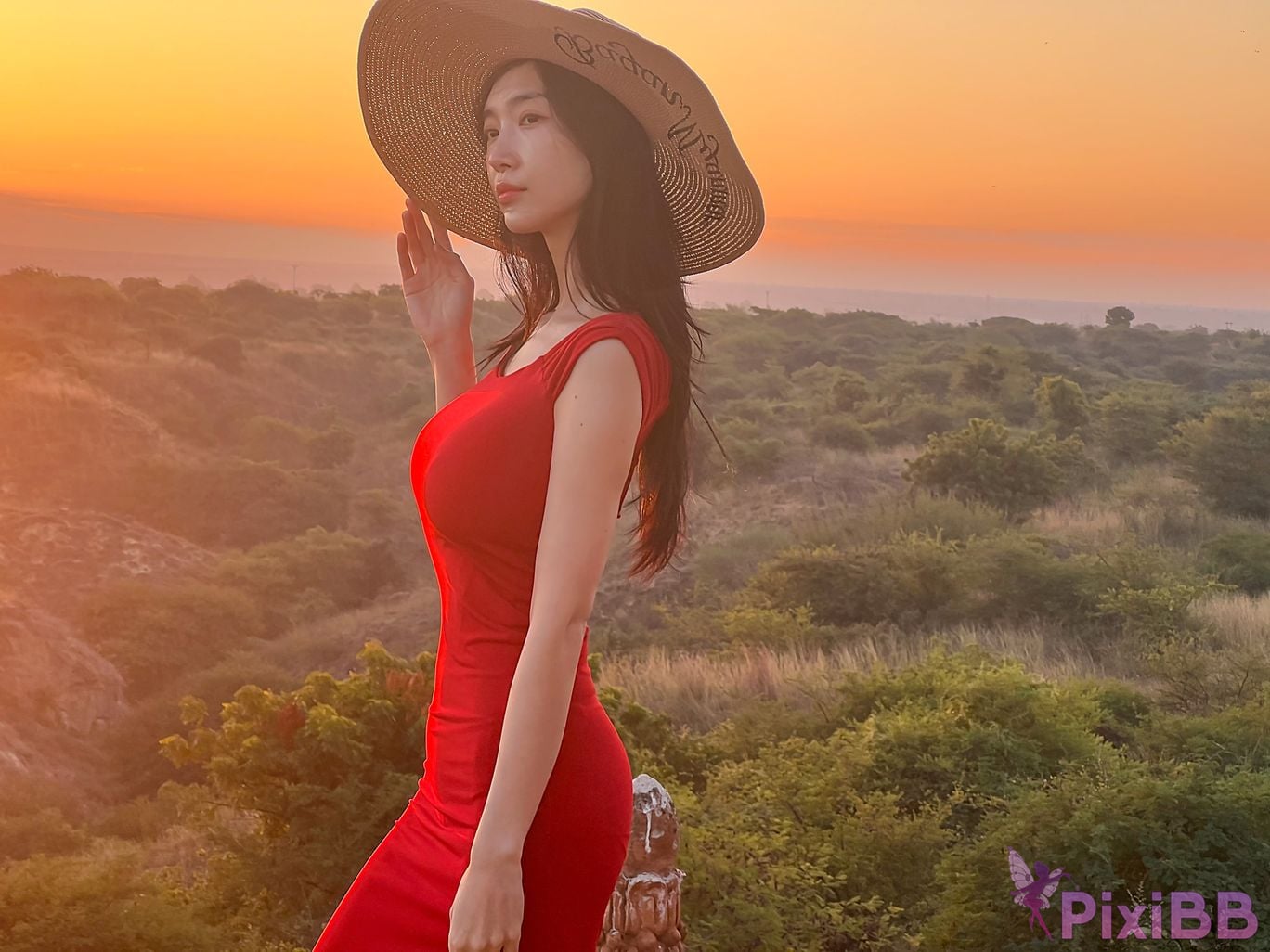 Patreon Leezy easy 2025.02 PixiBB.COM 073