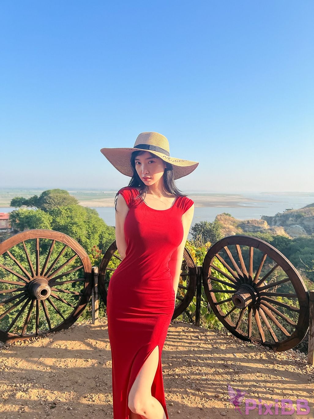 Patreon Leezy easy 2025.02 PixiBB.COM 084