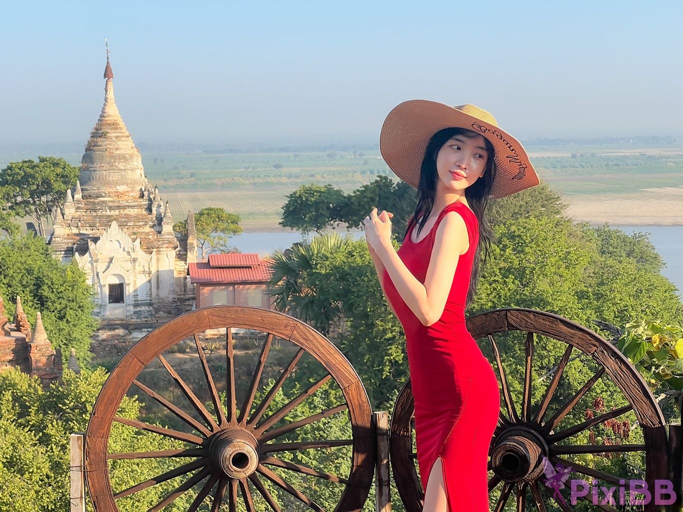 Patreon Leezy easy 2025.02 PixiBB.COM 087