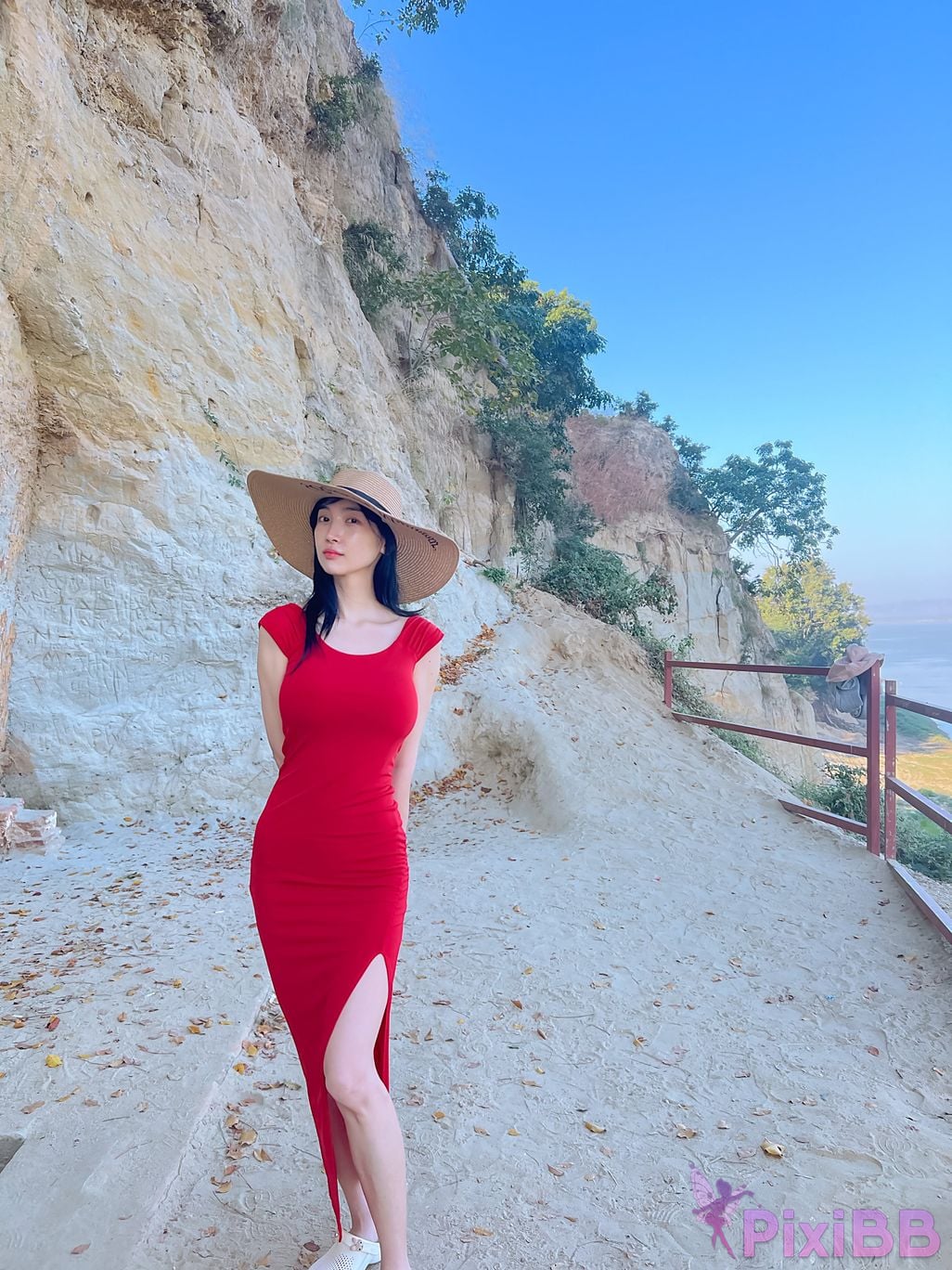 Patreon Leezy easy 2025.02 PixiBB.COM 094