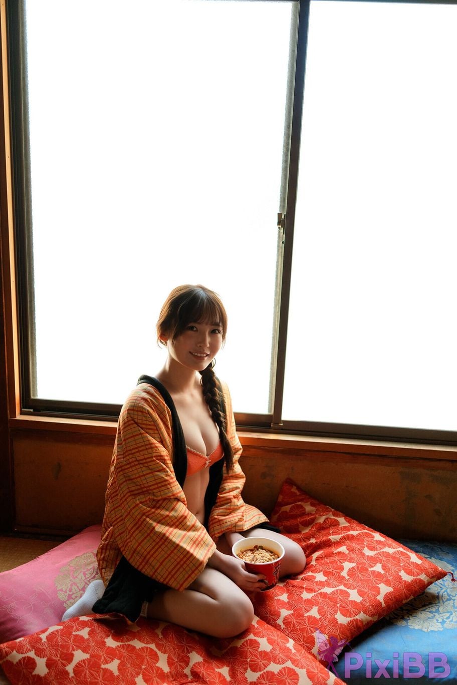 Japanese Idol Yura luminous body ENTAME36 degC digital photo book PixiBB.COM 012