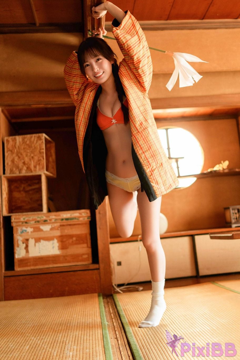 Japanese Idol Yura luminous body ENTAME36 degC digital photo book PixiBB.COM 013