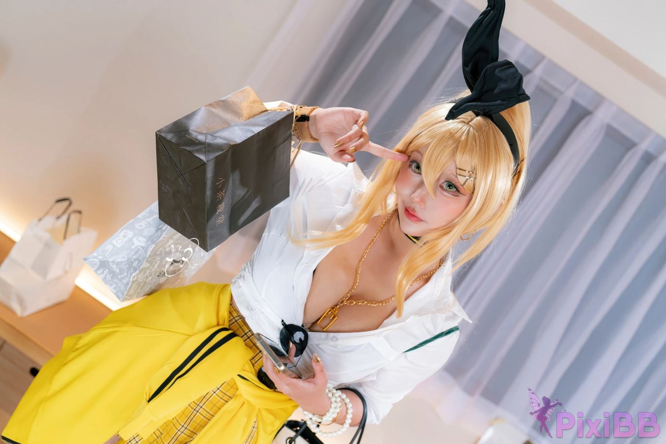 Cosplayer cut Celia NIKKE Luffy PixiBB.COM 001