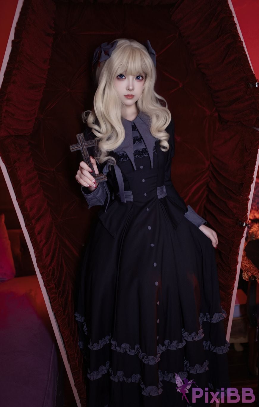 Cosplayer Bangni Bonnie princess dracula PixiBB.COM 003