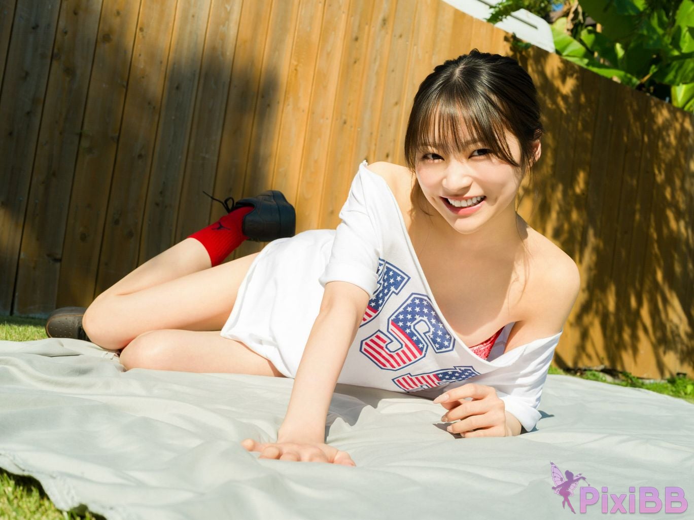 Japanese Idol Usa Hiiragi Usaki FRIDAY digital photo book UsakiIam USA PixiBB.COM 053