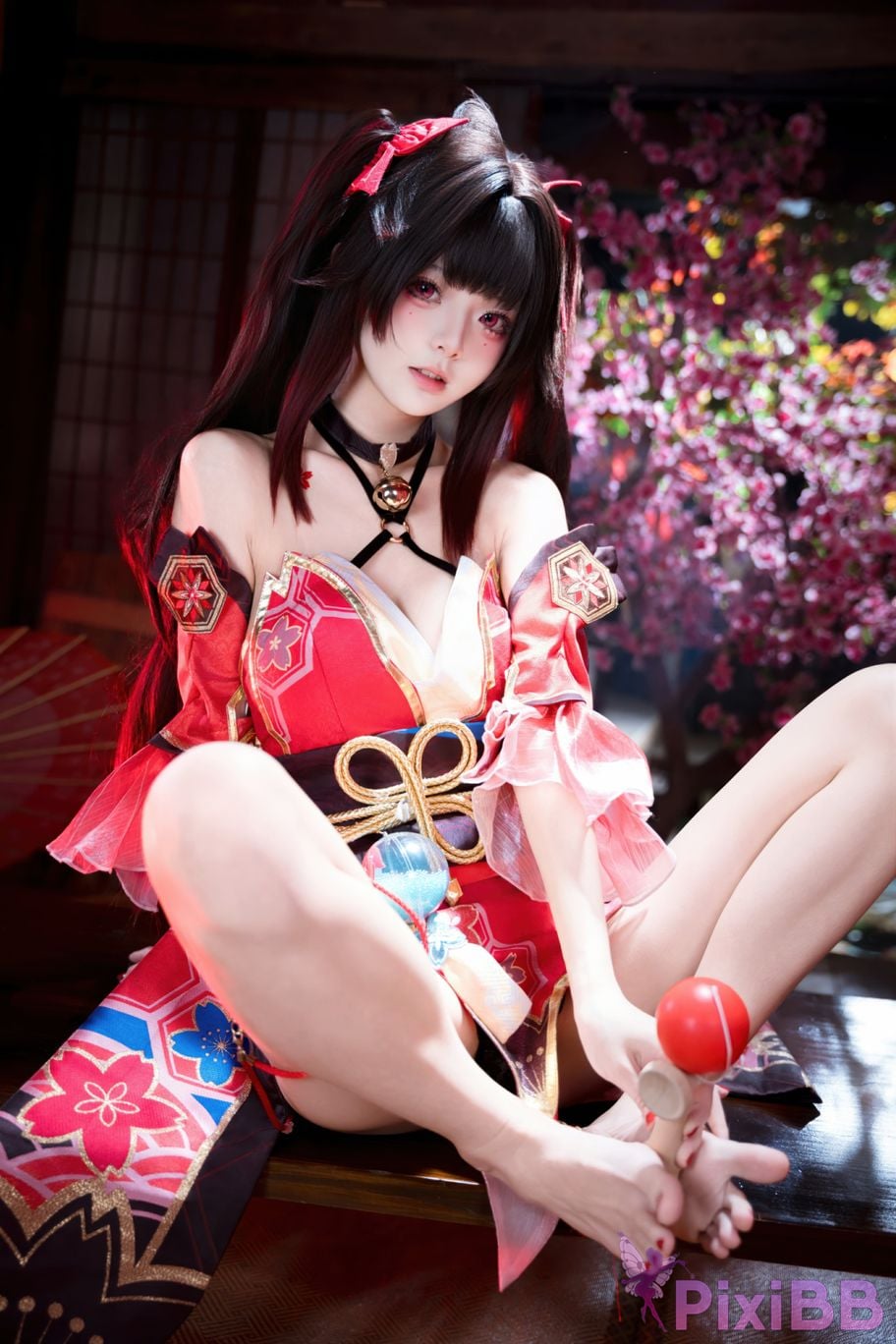 Cosplayer Jiuqi Meow firework PixiBB.COM 017