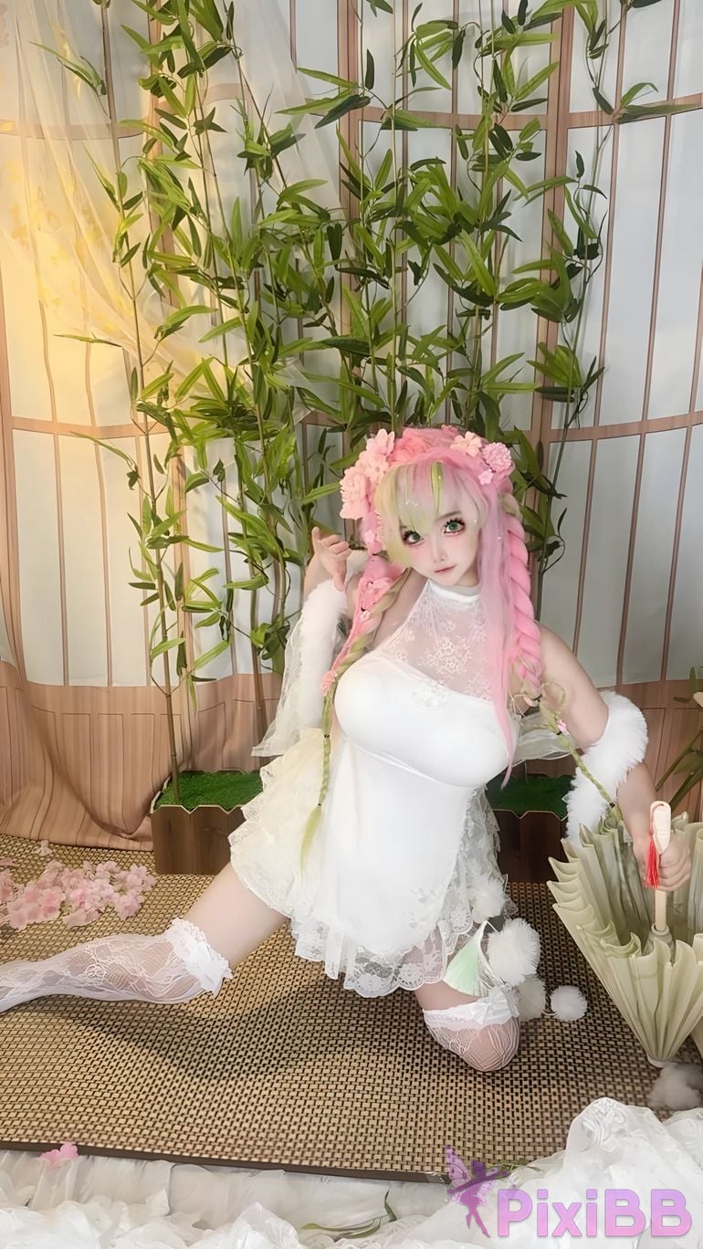 Cosplayer Vanilla Milk Meow D e m o n S l a y r K i t s u Y b Kanroji Mitsuri Collectors Edition PixiBB.COM 069