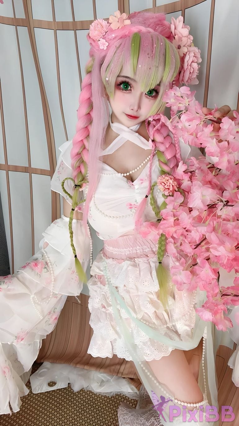 Cosplayer Vanilla Milk Meow D e m o n S l a y r K i t s u Y b Kanroji Mitsuri Collectors Edition PixiBB.COM 073