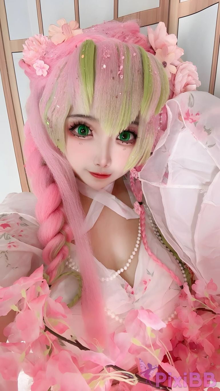 Cosplayer Vanilla Milk Meow D e m o n S l a y r K i t s u Y b Kanroji Mitsuri Collectors Edition PixiBB.COM 080