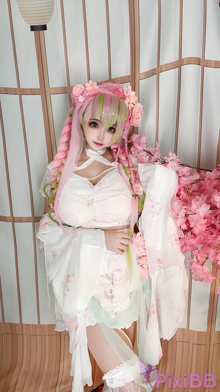 Cosplayer Vanilla Milk Meow D e m o n S l a y r K i t s u Y b Kanroji Mitsuri Collectors Edition PixiBB.COM 082