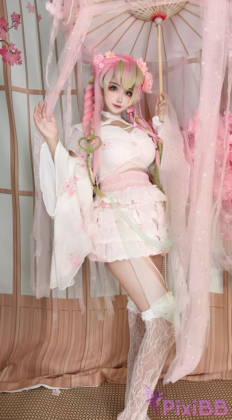 Cosplayer Vanilla Milk Meow D e m o n S l a y r K i t s u Y b Kanroji Mitsuri Collectors Edition PixiBB.COM 086