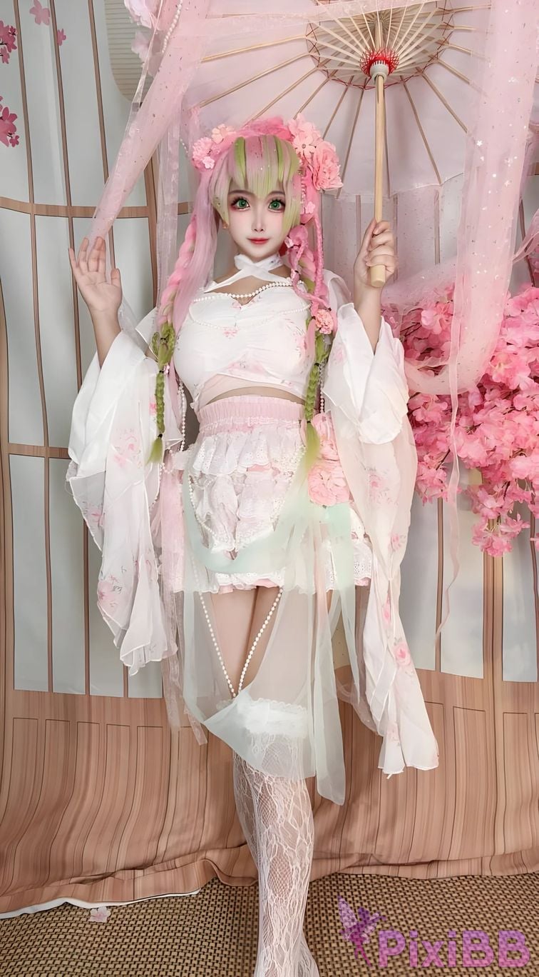 Cosplayer Vanilla Milk Meow D e m o n S l a y r K i t s u Y b Kanroji Mitsuri Collectors Edition PixiBB.COM 087