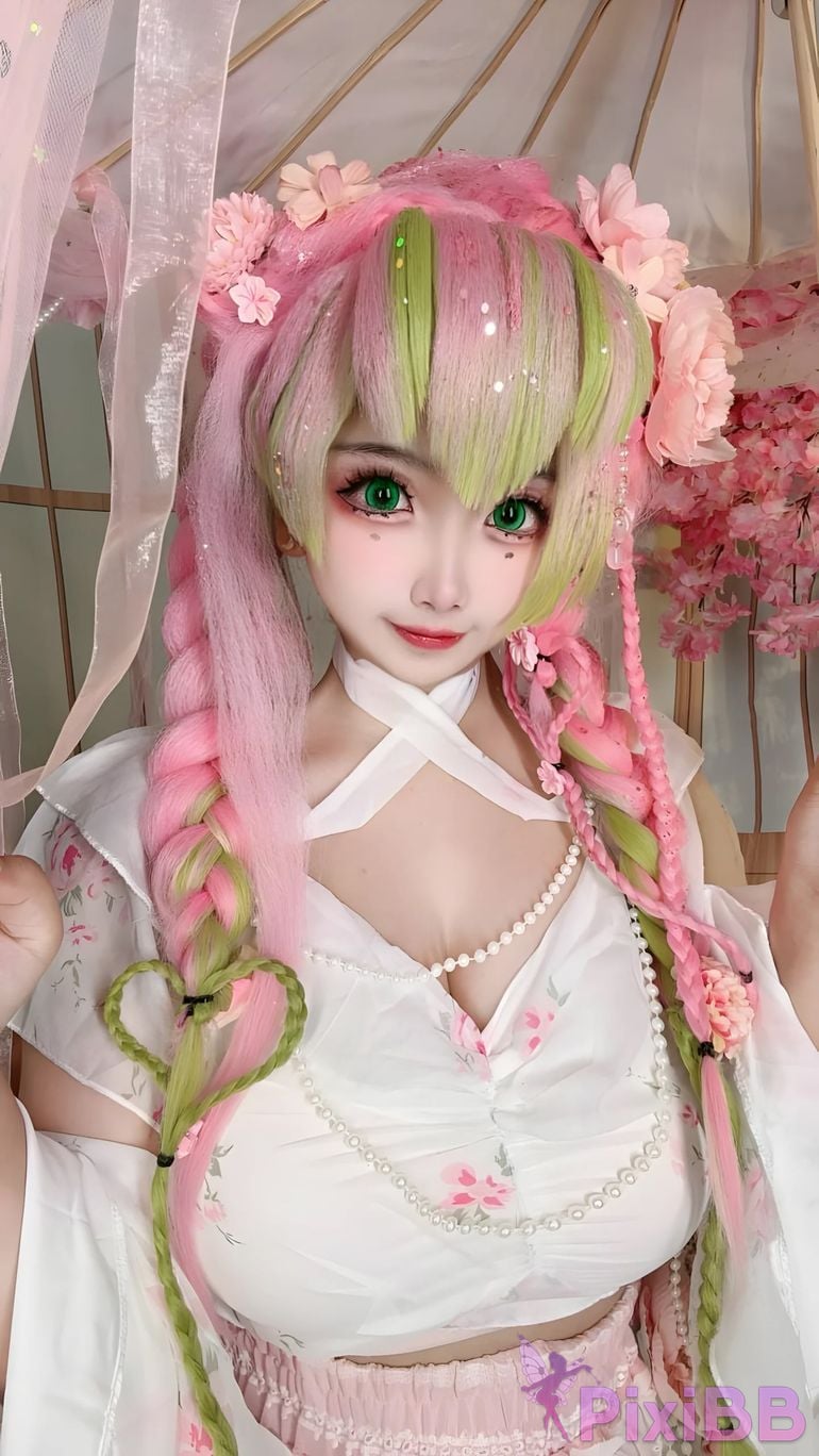 Cosplayer Vanilla Milk Meow D e m o n S l a y r K i t s u Y b Kanroji Mitsuri Collectors Edition PixiBB.COM 088