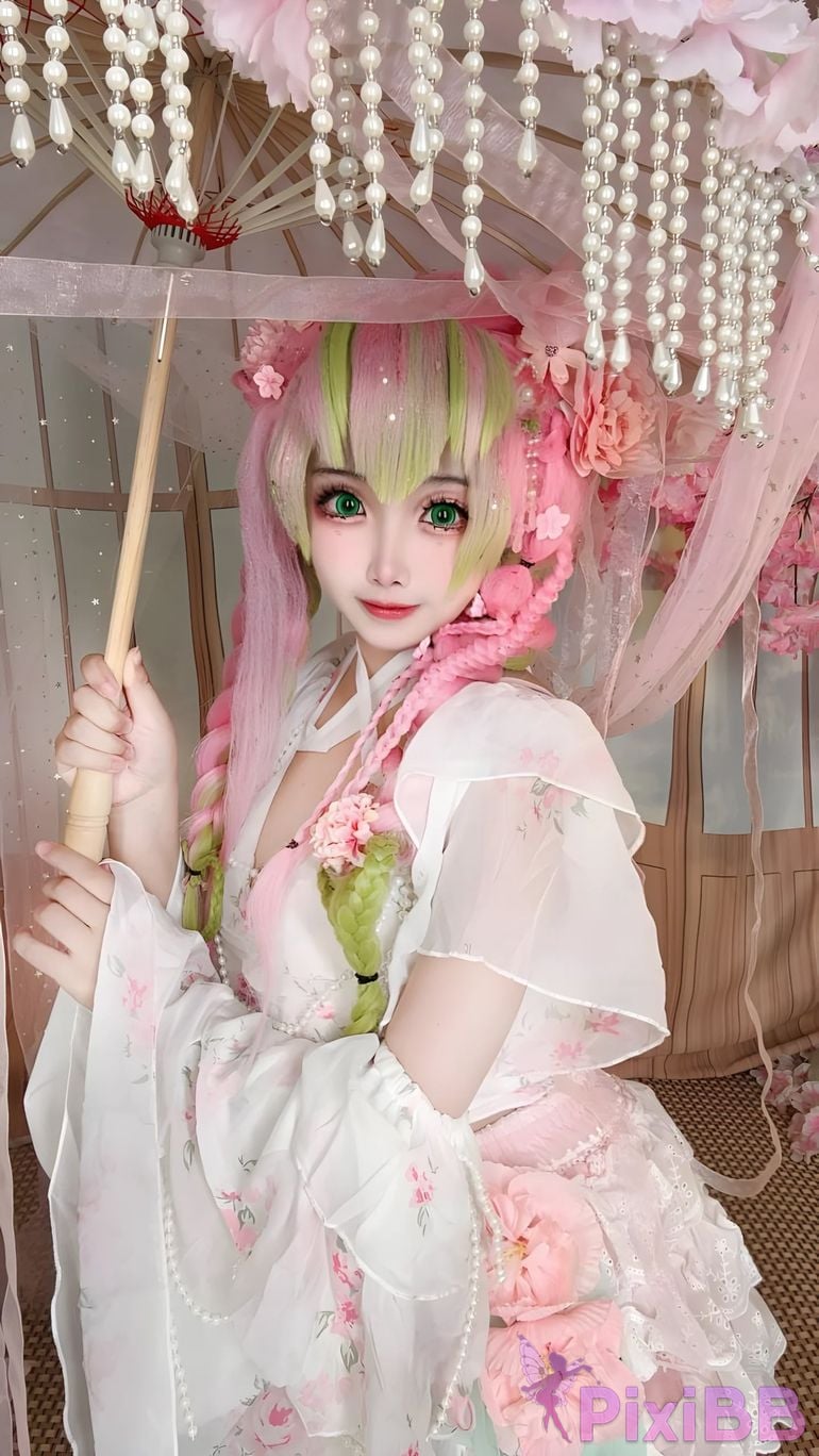 Cosplayer Vanilla Milk Meow D e m o n S l a y r K i t s u Y b Kanroji Mitsuri Collectors Edition PixiBB.COM 091