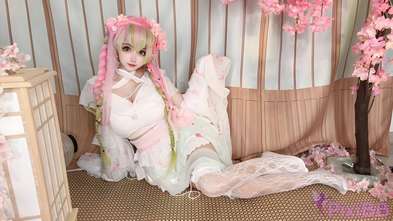 Cosplayer Vanilla Milk Meow D e m o n S l a y r K i t s u Y b Kanroji Mitsuri Collectors Edition PixiBB.COM 096