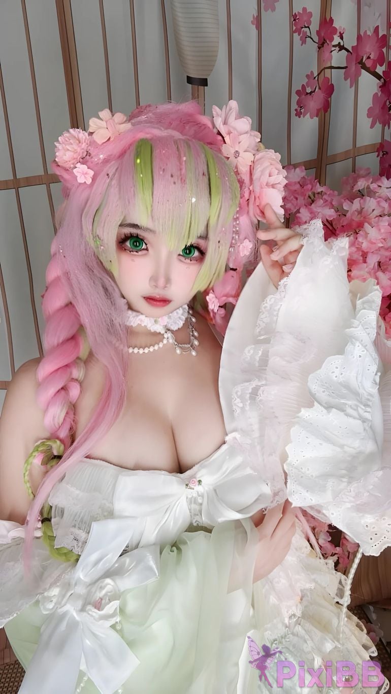 Cosplayer Vanilla Milk Meow D e m o n S l a y r K i t s u Y b Kanroji Mitsuri Collectors Edition PixiBB.COM 100