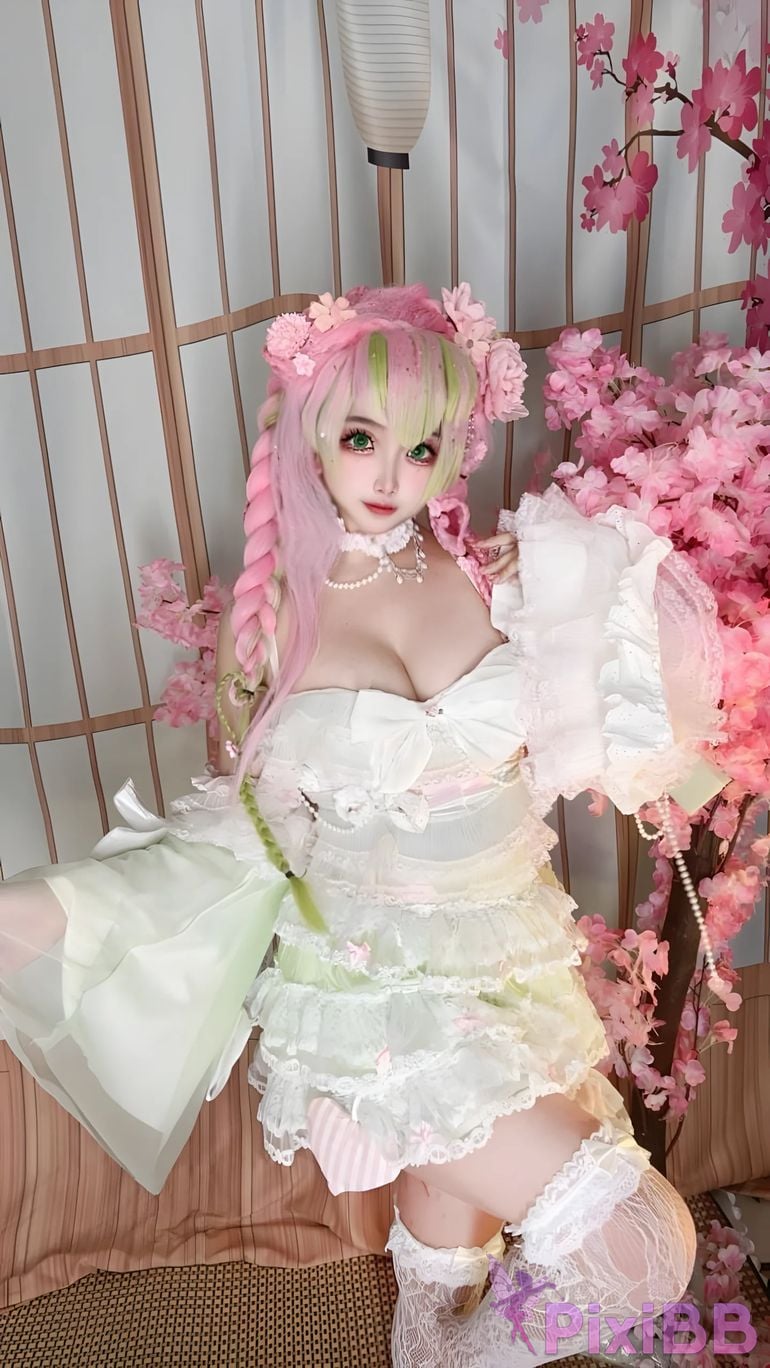 Cosplayer Vanilla Milk Meow D e m o n S l a y r K i t s u Y b Kanroji Mitsuri Collectors Edition PixiBB.COM 102