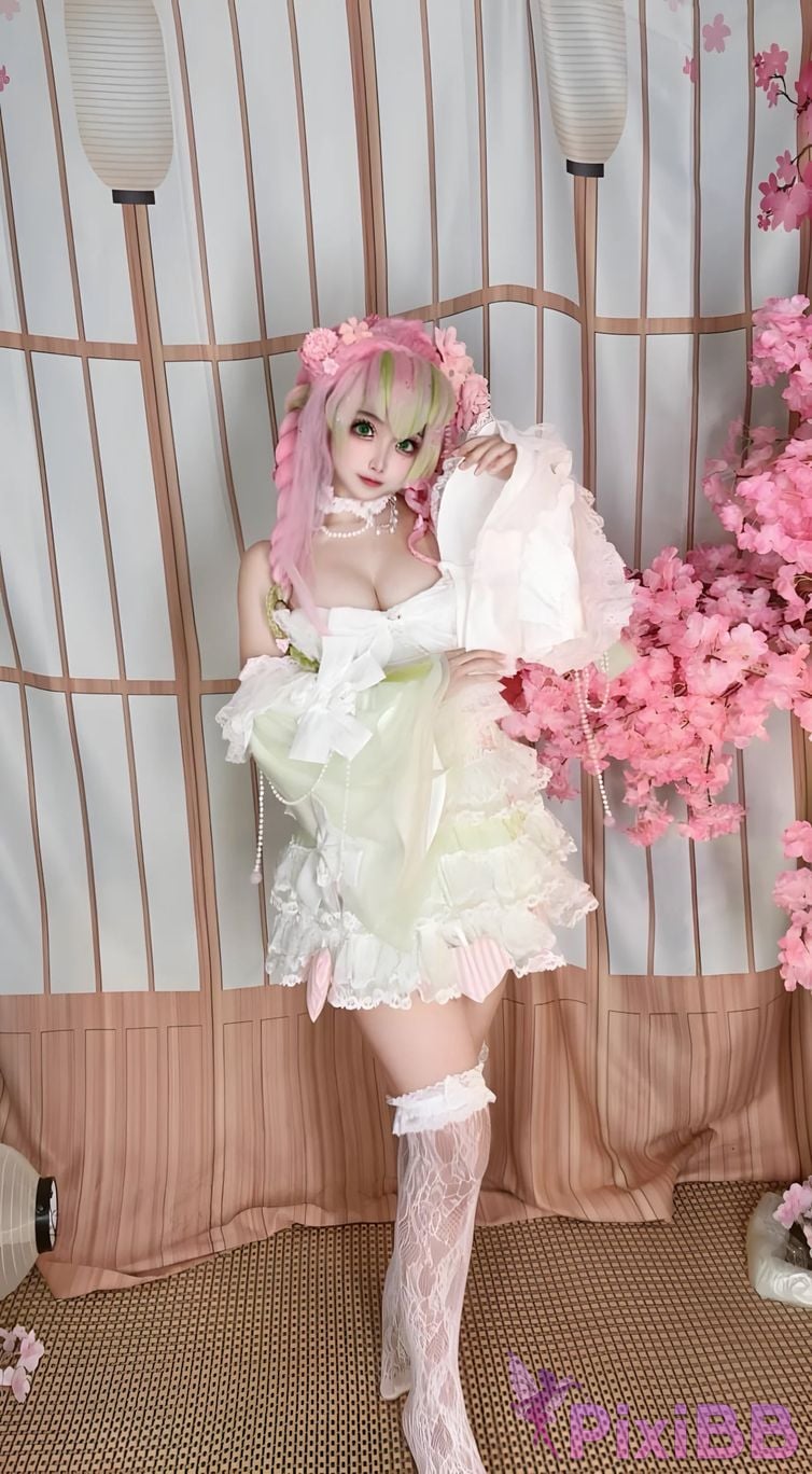 Cosplayer Vanilla Milk Meow D e m o n S l a y r K i t s u Y b Kanroji Mitsuri Collectors Edition PixiBB.COM 105